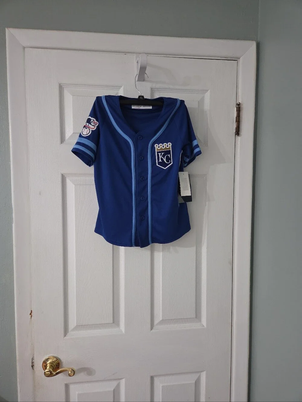 Major Leaue Baseball Licensed Youth Kansas City Royals Jersey. 6/7. NWT